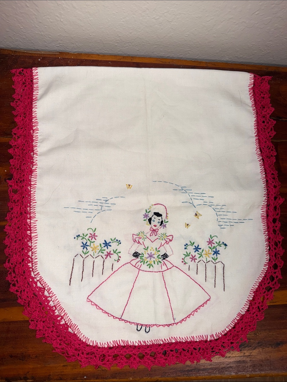 Vintage handmade table linen crocheted lace edges floral prairie cottagecore